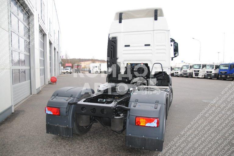 MAN TGX 18.400 XLX вид сзади